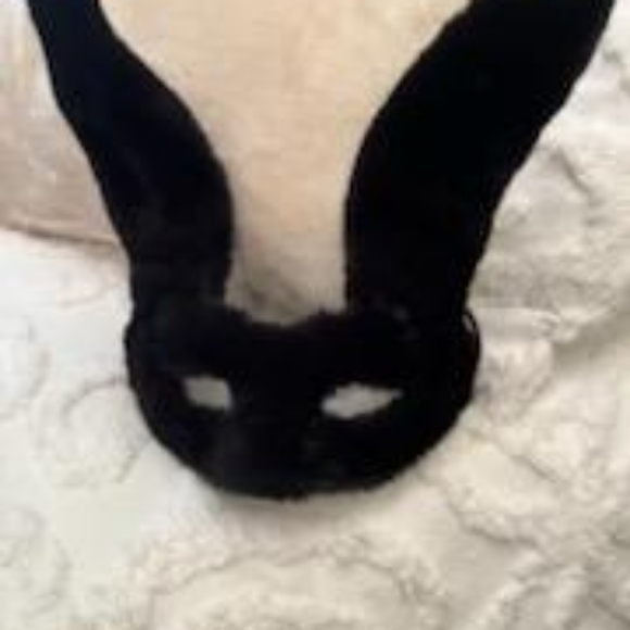 Bunny mask - Picture 2 of 2